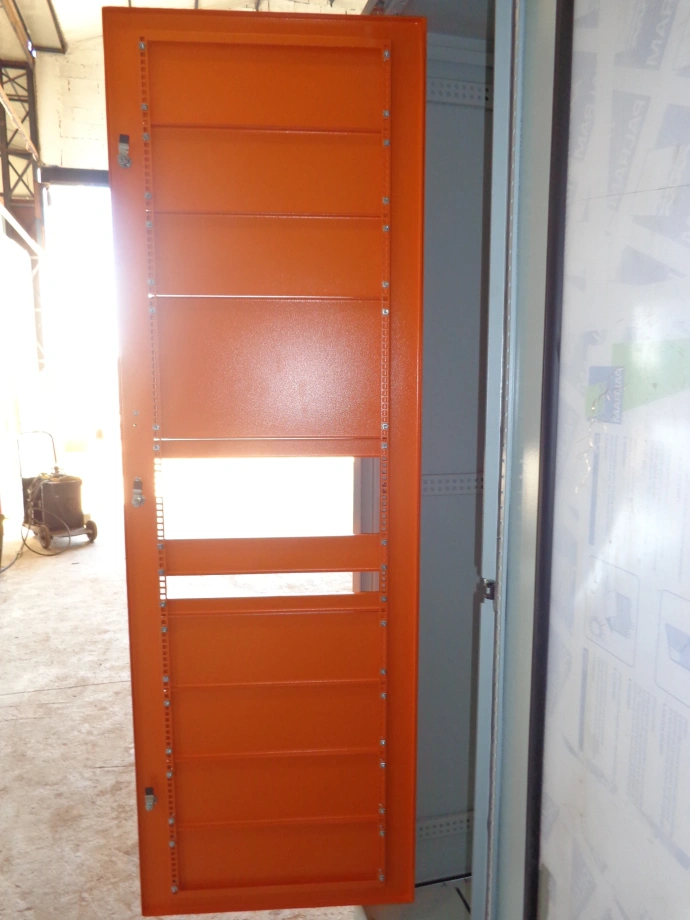 Painel Autoportante com Rack