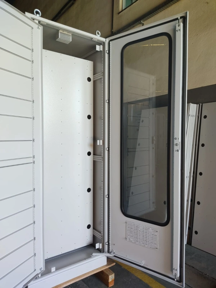 Painel Autoportante com Rack