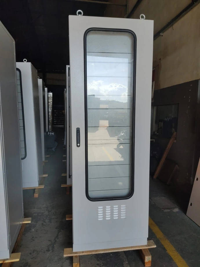 Painel Autoportante com Rack
