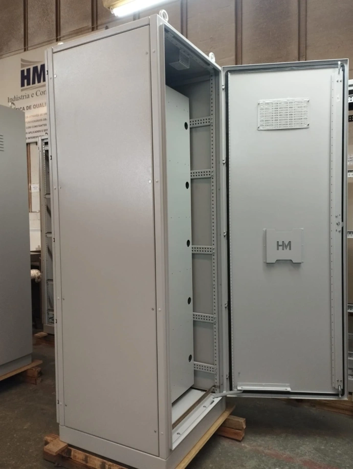 Painel Autoportante com Rack
