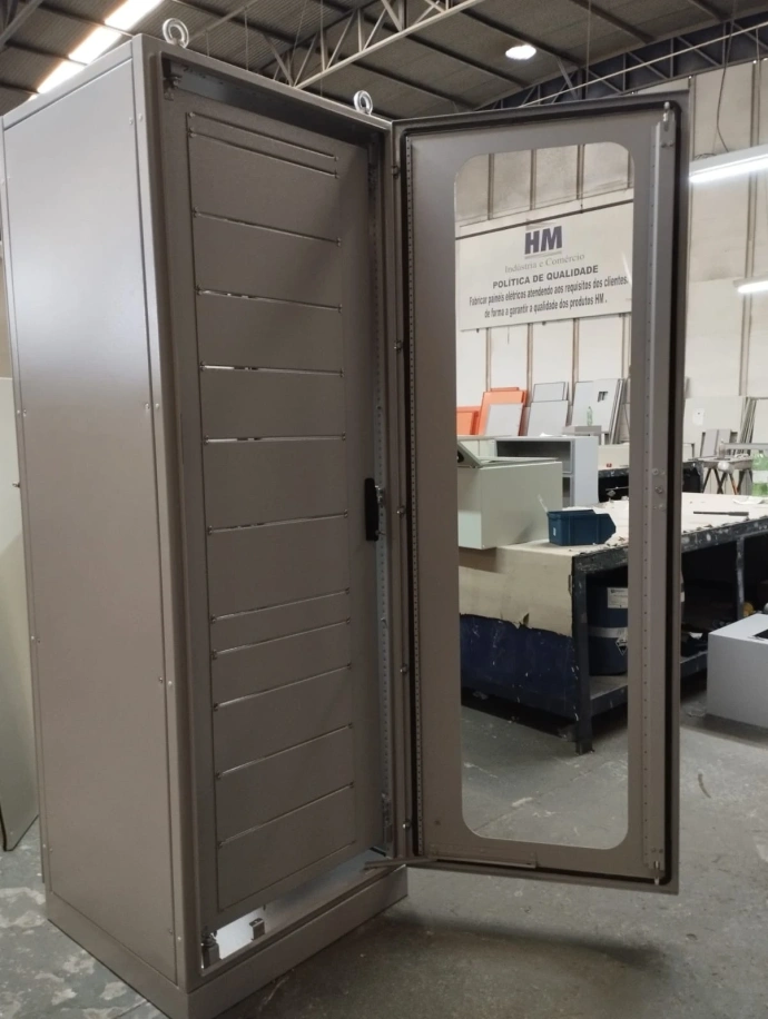 Painel Autoportante com Rack