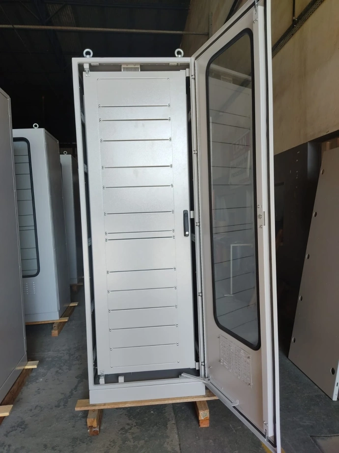 Painel Autoportante com Rack