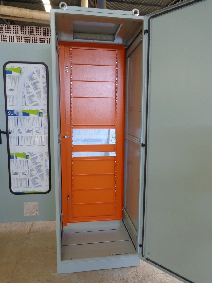 Painel Autoportante com Rack
