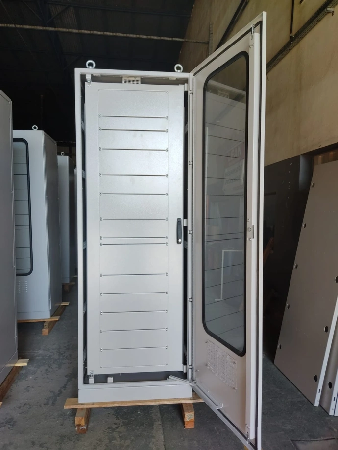 Painel Autoportante com Rack